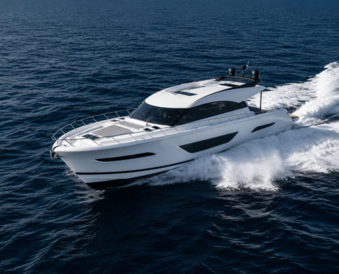 bg-left1 | ALFAB Australia White luxury motorboat speeds across deep blue ocean, leaving a white wake behind it.